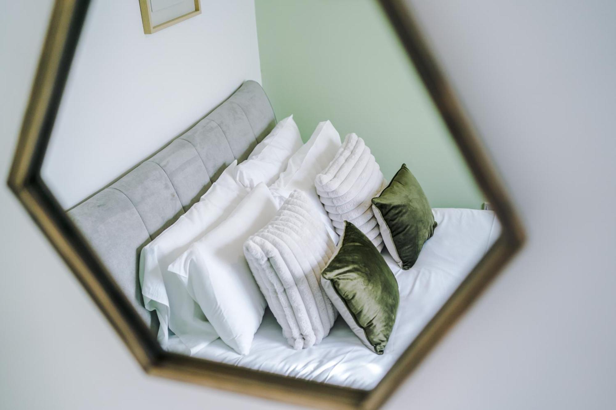 Large 7 Bedroom Town House In Chester City Centre Kültér fotó